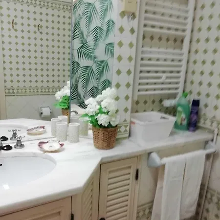 Casal Em Apartamento Na Expo Lizbona